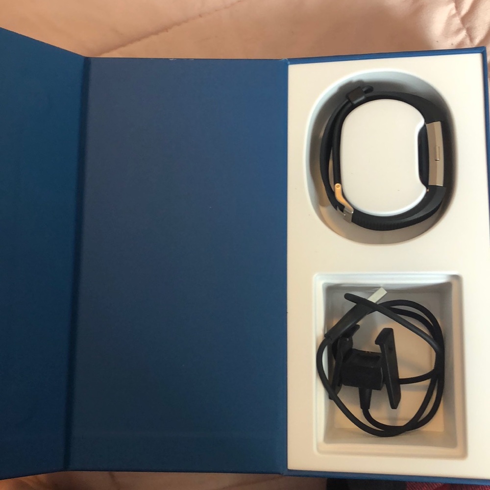 NEVER USED PRISTINE CONDITION Fitbit Charge 2